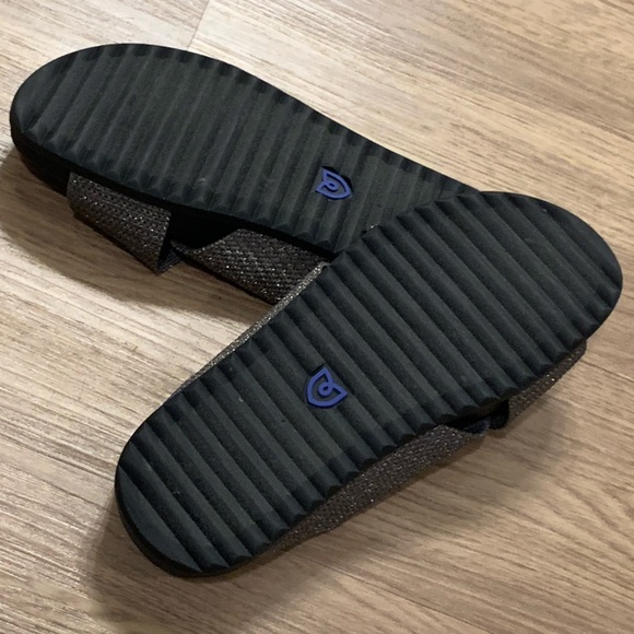 Rothys The Weekend Slide Washable Sandals in Silver Sand Size 7 - Picture 13 of 14